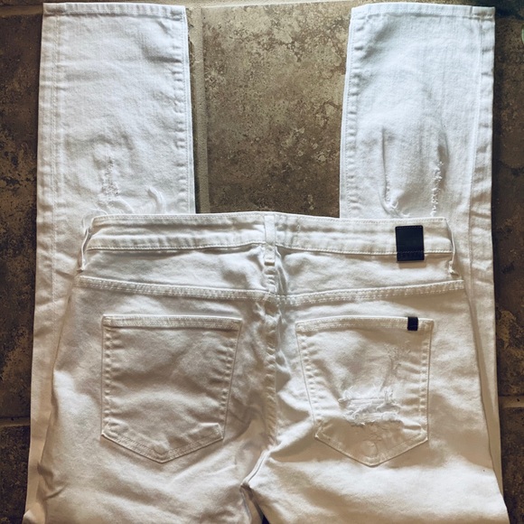 Host Pick 🌟 White Distressed Hidden Jeans - Picture 12 of 16